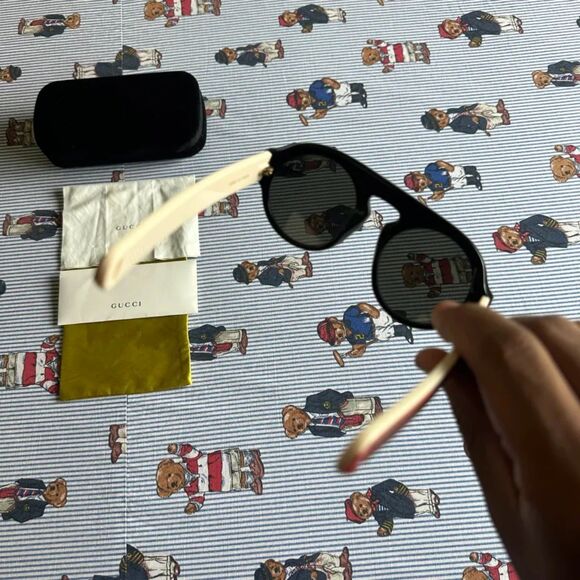 Authentic Gucci GG0256S-001 Sunglasses With Case & Accessories Retail $1000 - Picture 8 of 14